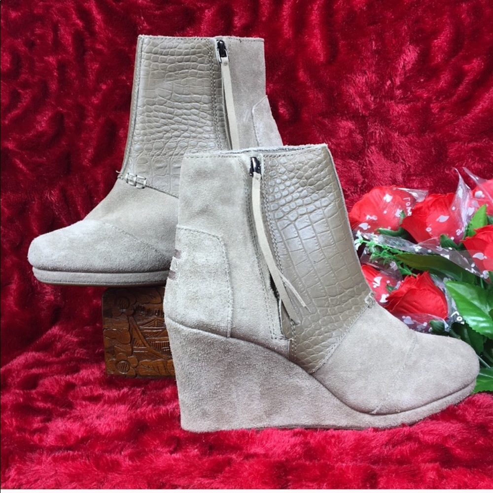 Toms desert wedges